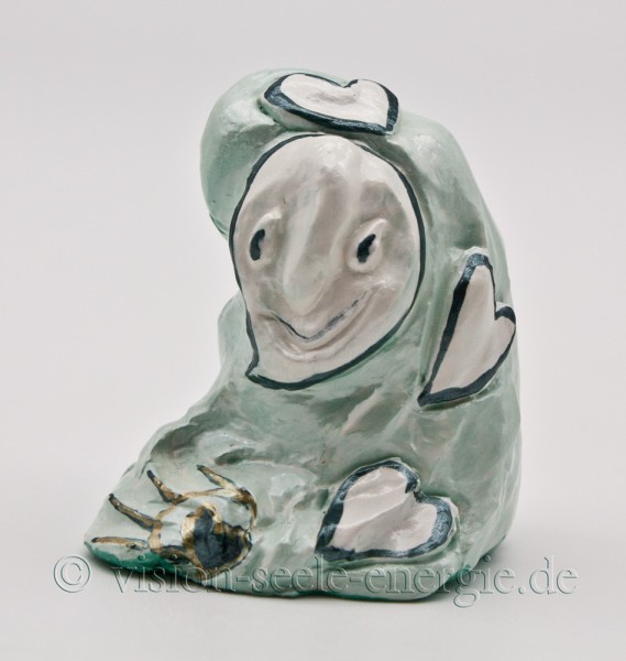 Lebenselixier - Grünliche Wassertropfen-Skulptur aus luftgetrockneter Modelliermasse